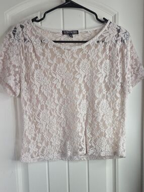 happening in the present Pink Floral Lace Short Sleeve Top